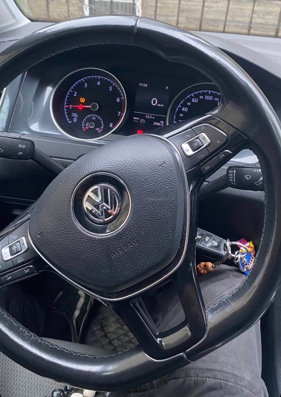 Volkswagen Golf 2020 — vadītāja slēdža maiņa
