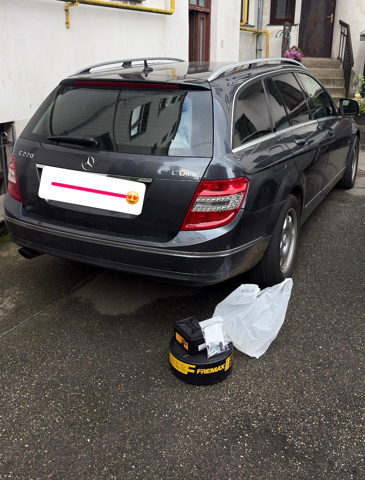 Mercedes Benz W204 C220 2011 — bremžu disku un kluču maiņa